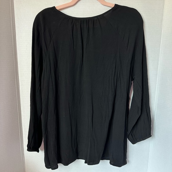 NWT BloomChic Floral Embroidered Blouse - Picture 5 of 8